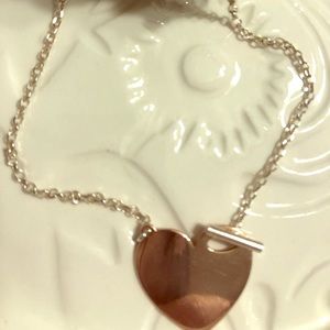 Women’s toggle necklace.